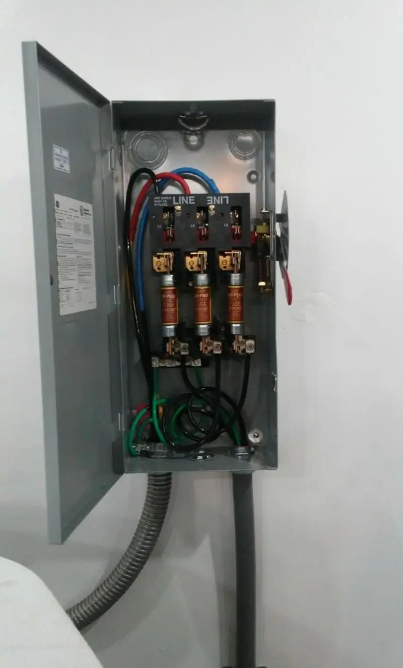 Three-phase disconnect switch installed for Smoke Detector Installation in Barry